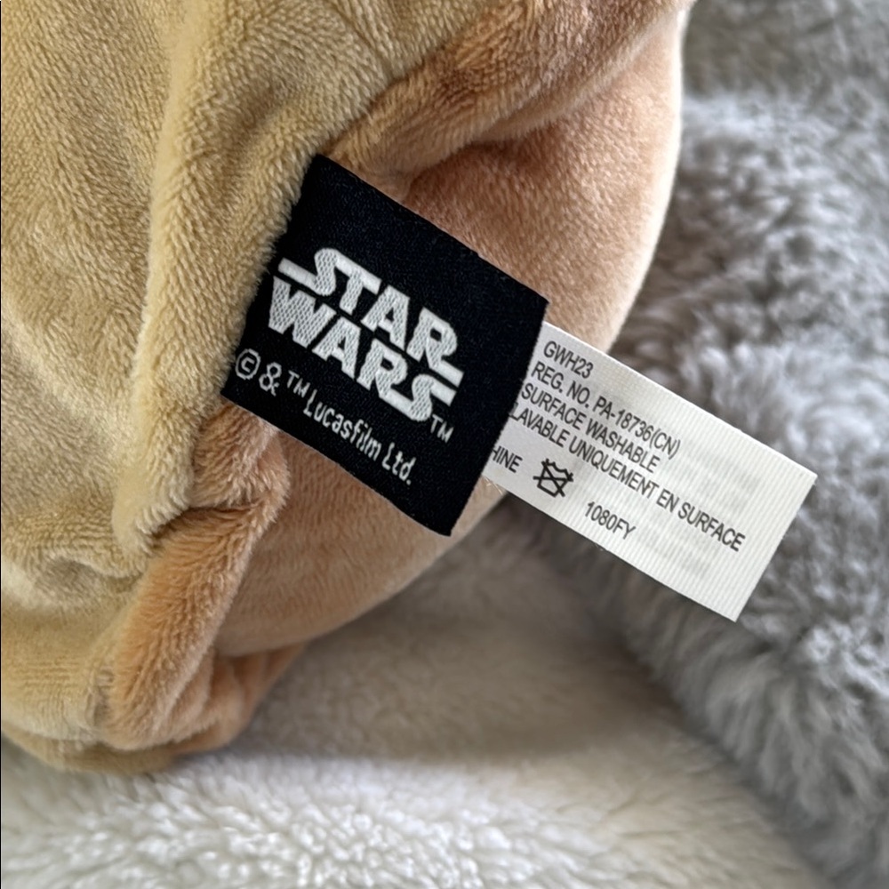 Baby Yoda Mandalorian Plushy - Picture 3 of 3
